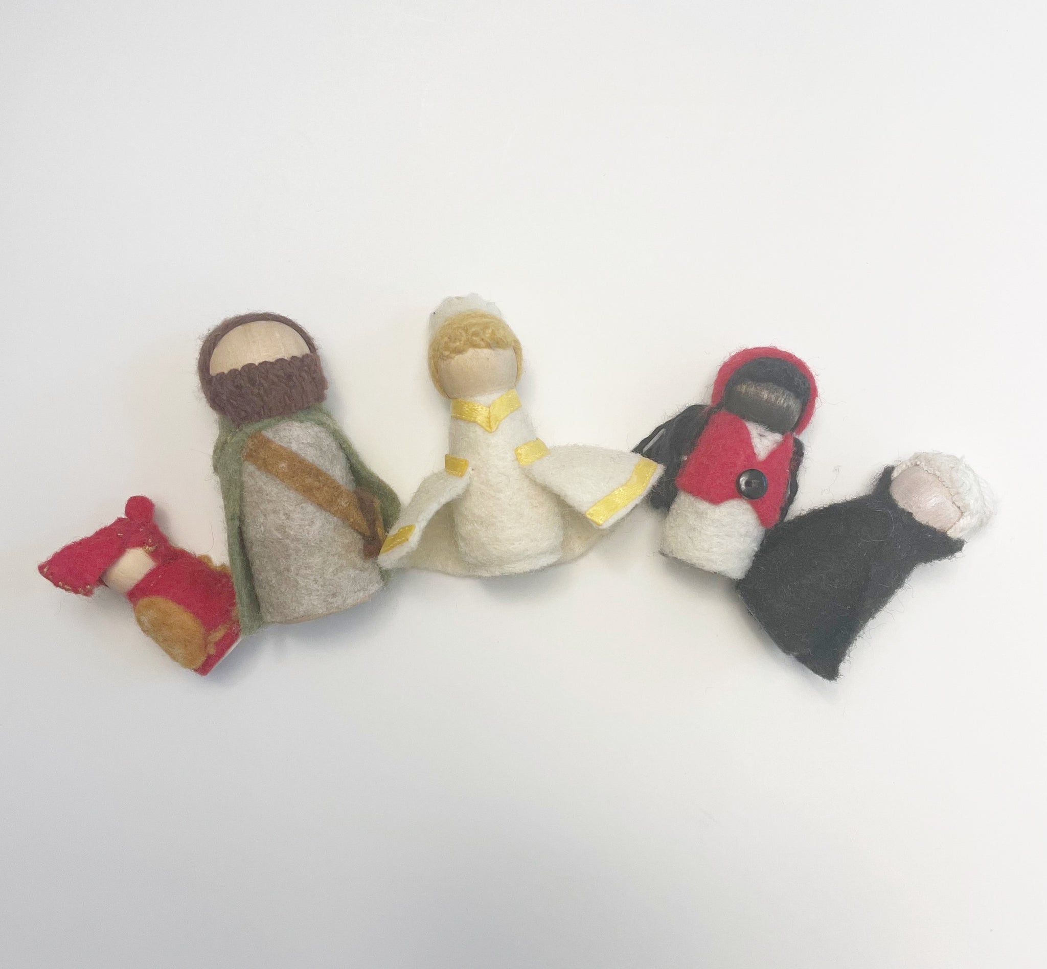 Storybook Peg Dolls – Yellow House Story Shoppe